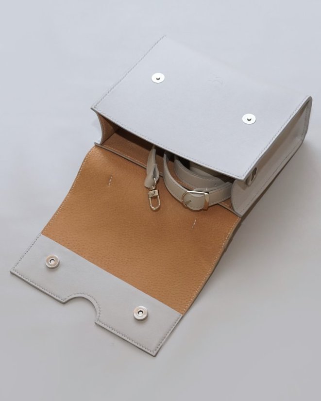 Kožená kabelka Anna bledosivá