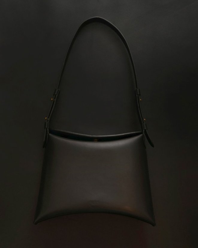 Kožená kabelka na rameno/predlaktie Lyda čierna